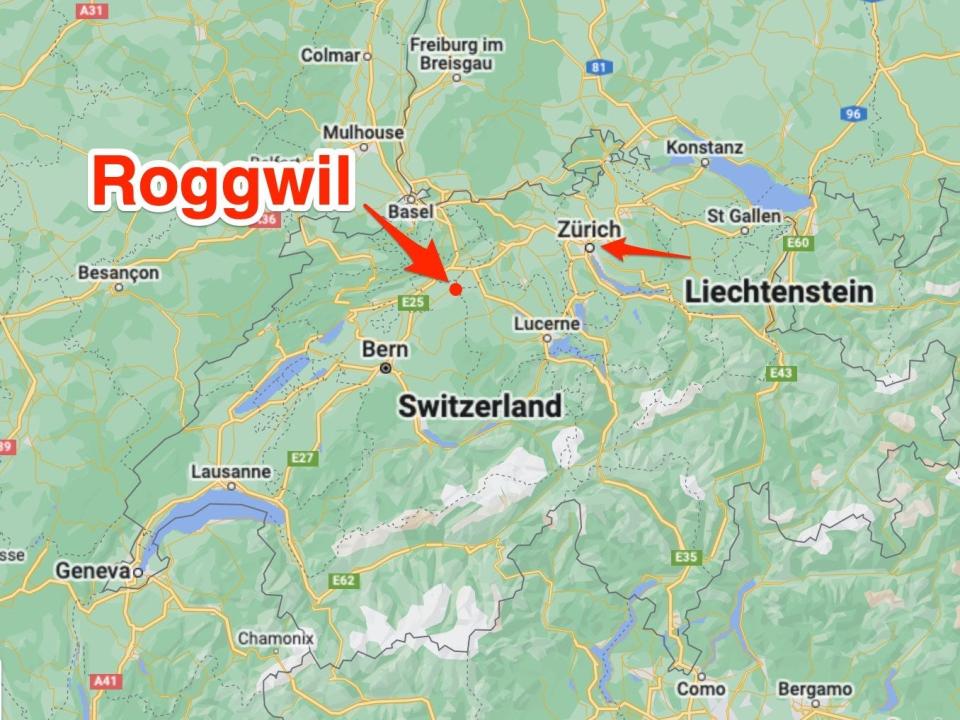 A green map of Switzerland with red arrows pointing to Roggwil and Zurich