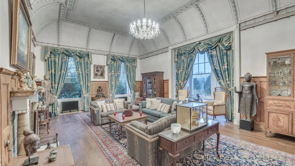 One of the family rooms inside the mansion. - Credit: Zoopla.co.uk