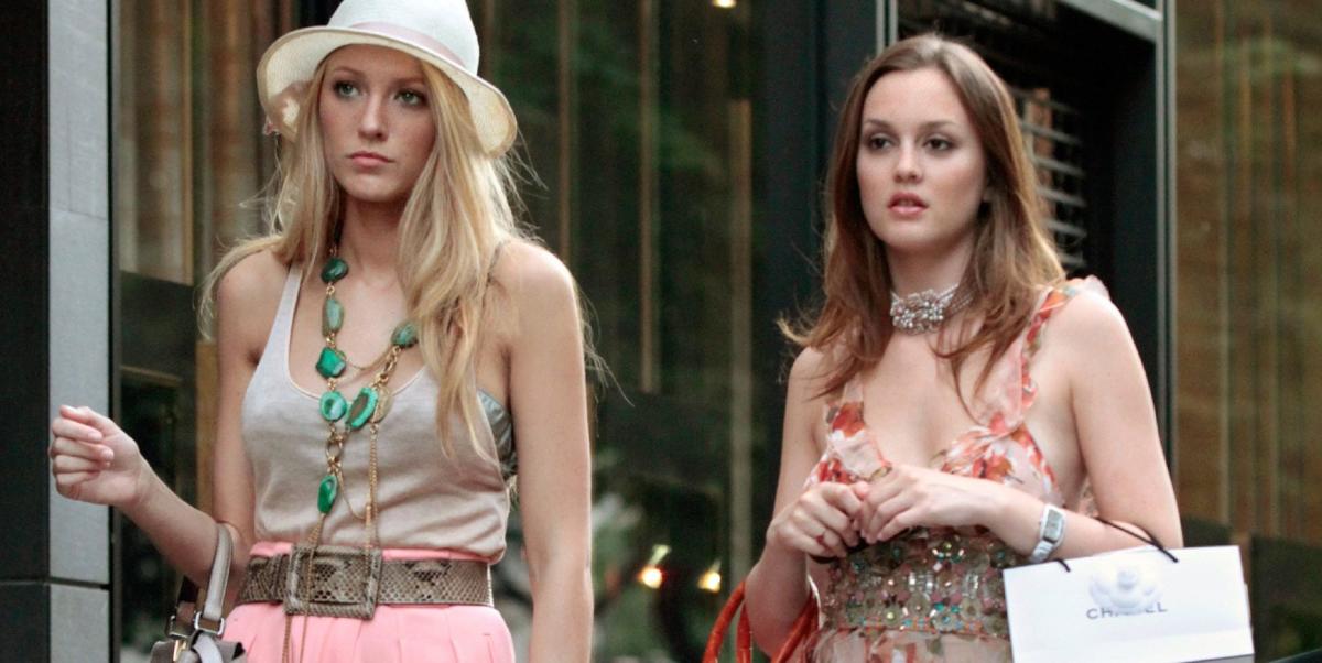 5 Day Style Challenge: How To Dress Like Gossip Girl Blair Waldorf -  Red-rhinestone