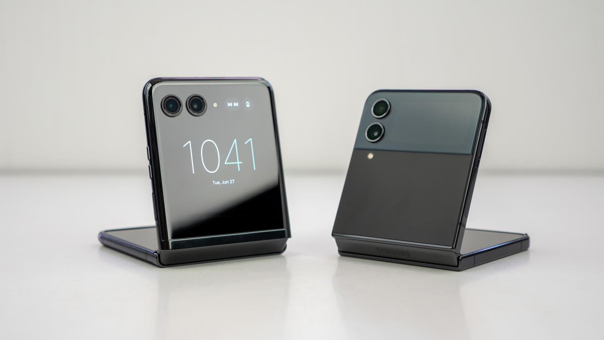  Comparing the Motorola Razr Plus (2023) to the Samsung Galaxy Z Flip 4 