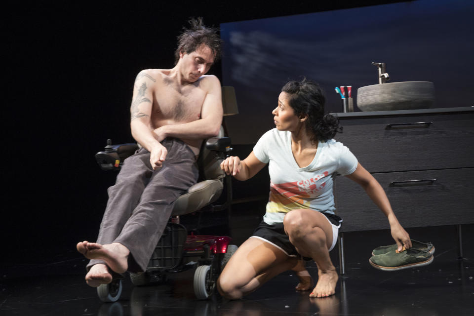 Danai Gurira como Ricardo y Daniel J. Watts como un esbirro en la producción de "Ricardo III", en el Teatro Delacorte en Nueva York, el 23 de junio de 2022. (Sara Krulwich/The New York Times).