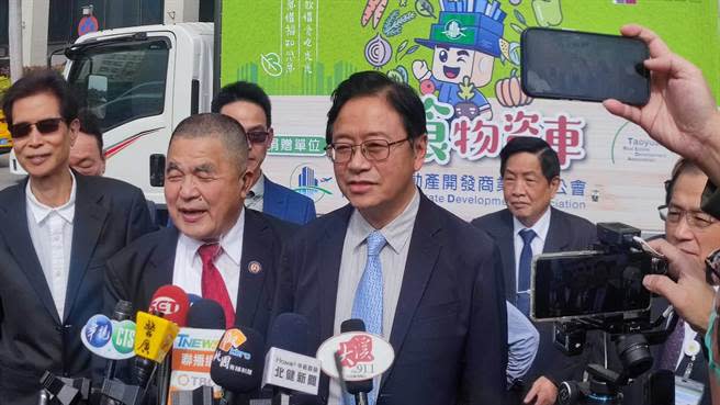 台灣酒駕防制協會要求桃園市長張善政道歉並自請處分，張善政表示，市長身分動見觀瞻，所以造成協會疑慮，以後會更小心。（賴佑維攝）