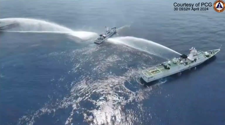 Bei einem erneuten Zwischenfall im Südchinesischen Meer hat die chinesische Küstenwache nach Angaben der Philippinen zwei ihrer Versorgungsschiffe mit Wasserwerfern beschossen und dabei eines von ihnen beschädigt. (Handout)