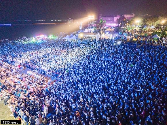2022年澎湖追風音樂節遊客熱情參與盛況。（圖：觀光局澎管處提供）