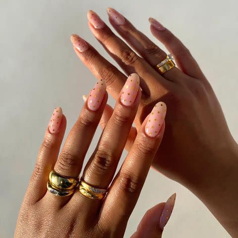 <p><a href="https://www.instagram.com/p/CQhH-kMMS82/?hl=en" data-component="link" data-source="inlineLink" data-type="externalLink" data-ordinal="1">@nailsbysuman</a> / instagram</p>