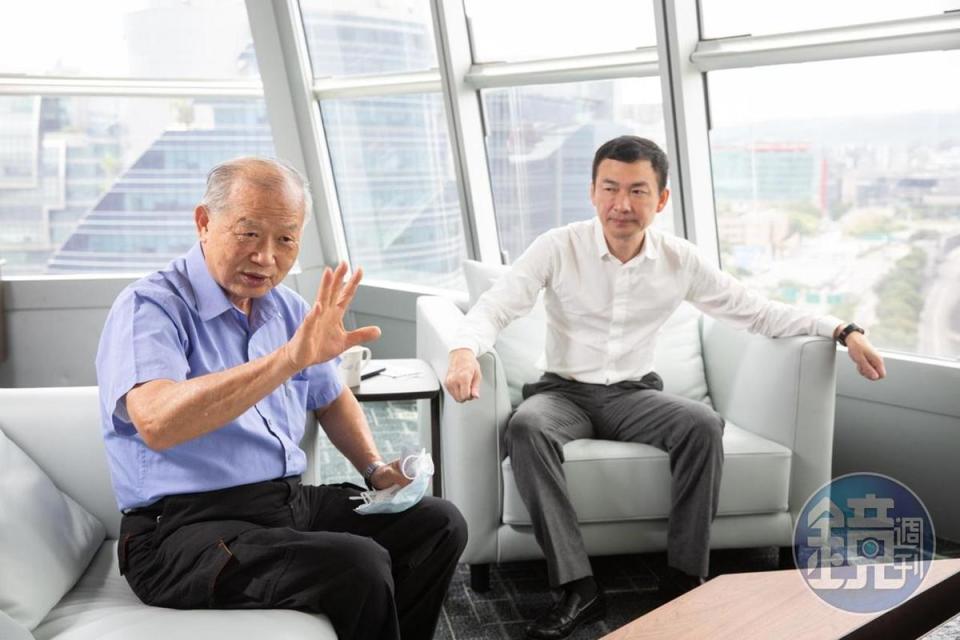 呂鴻圖（右）3年前成立子公司諾康生醫，邀台北醫學大學入股3成、科技部7 ％、推派有公衛專業的北醫前副校長謝明哲（左）擔任董事長。