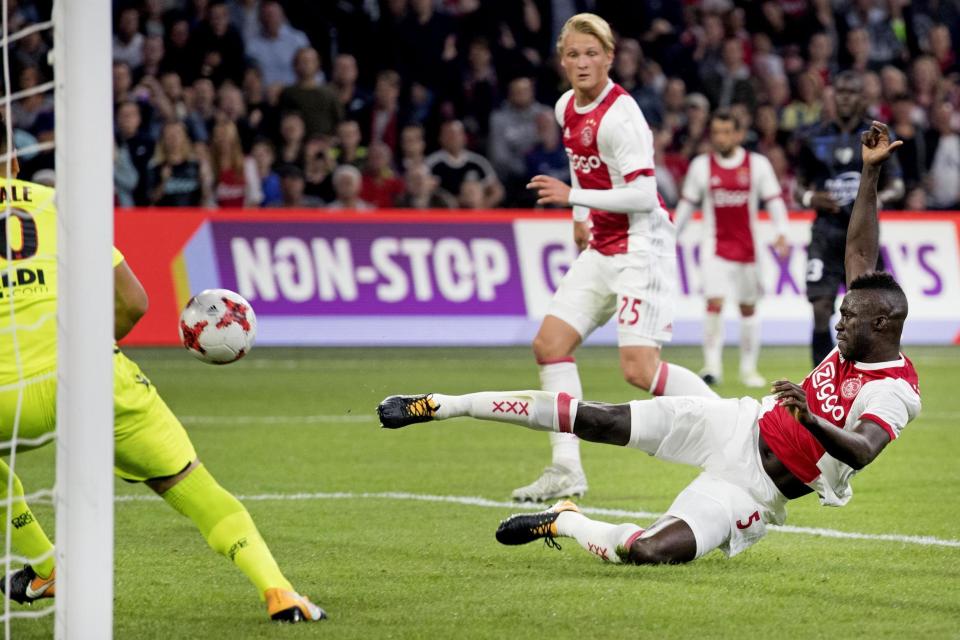 Davinson Sanchez to join Tottenham as Spurs agree £40m transfer with Ajax