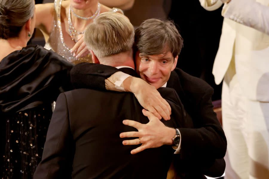 HOLLYWOOD, CALIFORNIA – MARCH 10: (L-R) Christopher Nolan and Cillian Murphy accept the Best Picture award for “Oppenheimer” during the 96th Annual Academy Awards at Dolby Theatre on March 10, 2024 in Hollywood, California. (Photo by Kevin Winter/Getty Images)