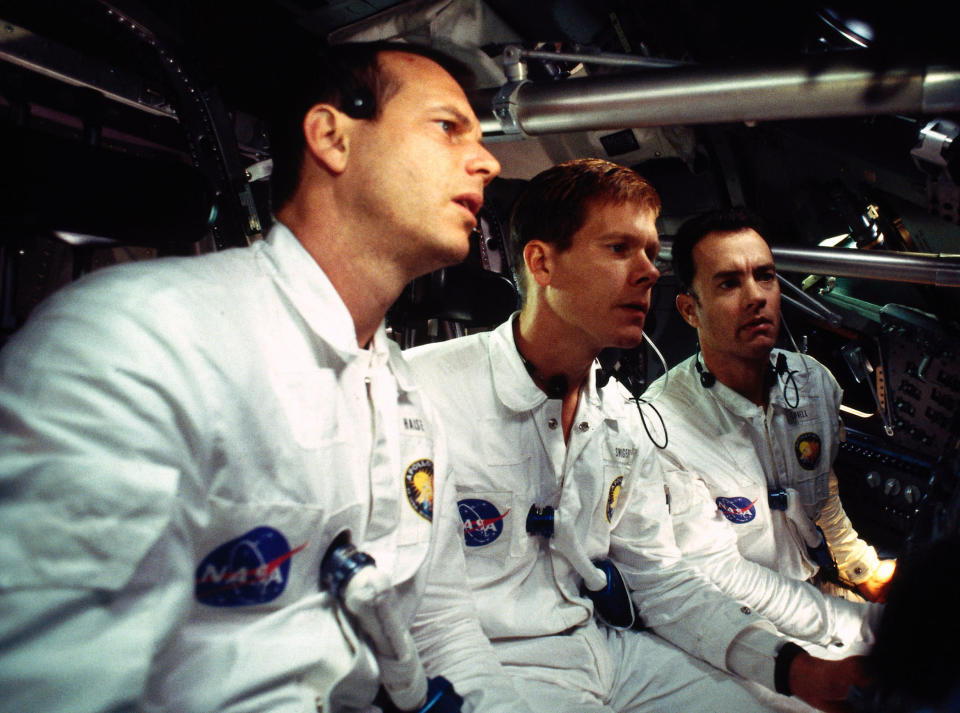 Bill Paxton, Kevin Bacon, and Tom Hanks in a space ship