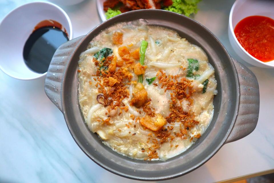 Feng Xiang Jem - claypot mee tai mak