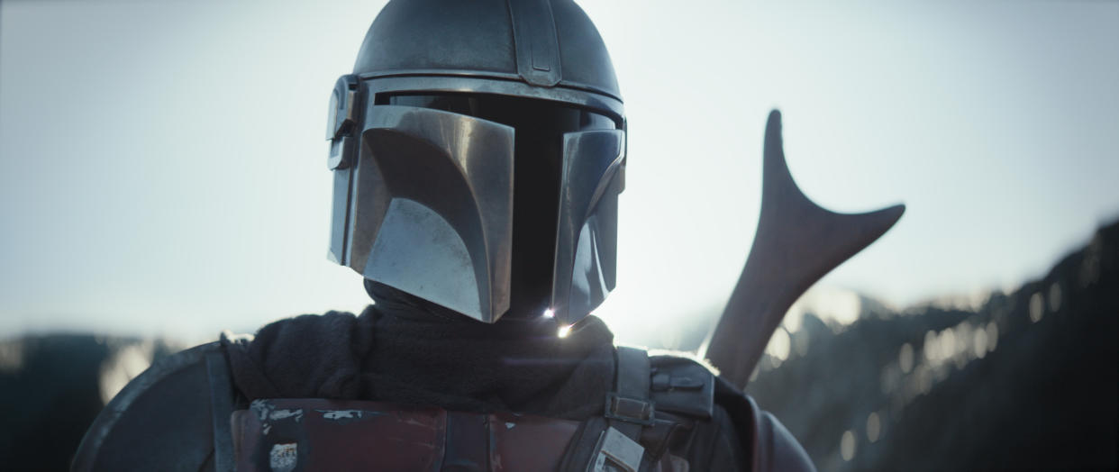 Pedro Pascal is The Mandalorian in the Disney+ series THE MANDALORIAN.