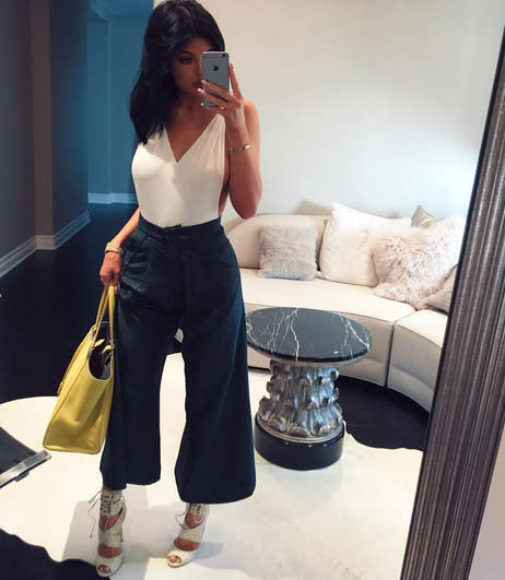 Kylie Jenner’s LA Home Kylie only moved into her first house a few months back, so she’s more than happy to share pics of it with her fans. Like this one of her snug. [Photo: Instagram/Kylie Jenner]