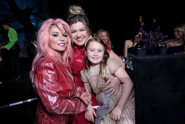 PHOTO: Shania Twain, Kelly Clarkson and River Rose Blackstock attend the 2022 People's Choice Awards at the Barker Hangar, Dec. 6, 2022, in Santa Monica, Calif.  (Mark Von Holden/E! Entertainment/NBC via Getty Images)