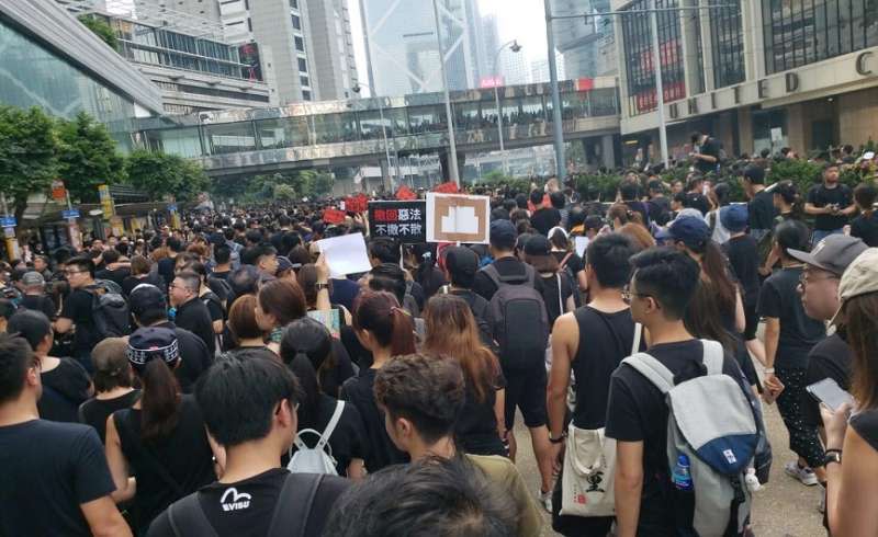 金鐘悼念現場 20190616_香港16日下午「反送中」大遊行。（I.C提供）