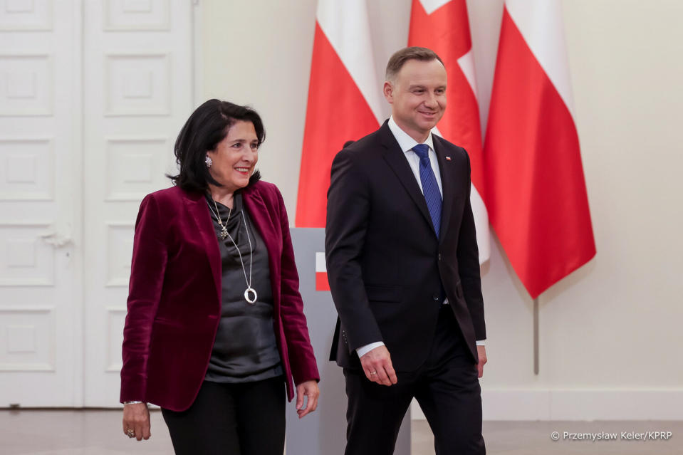 波蘭總統杜達 （Andrzej Duda）訪問喬治亞，會面該國總統薩洛梅·祖拉比什維利（Salome Zourabichvili）。   圖：翻攝自波蘭總統官網