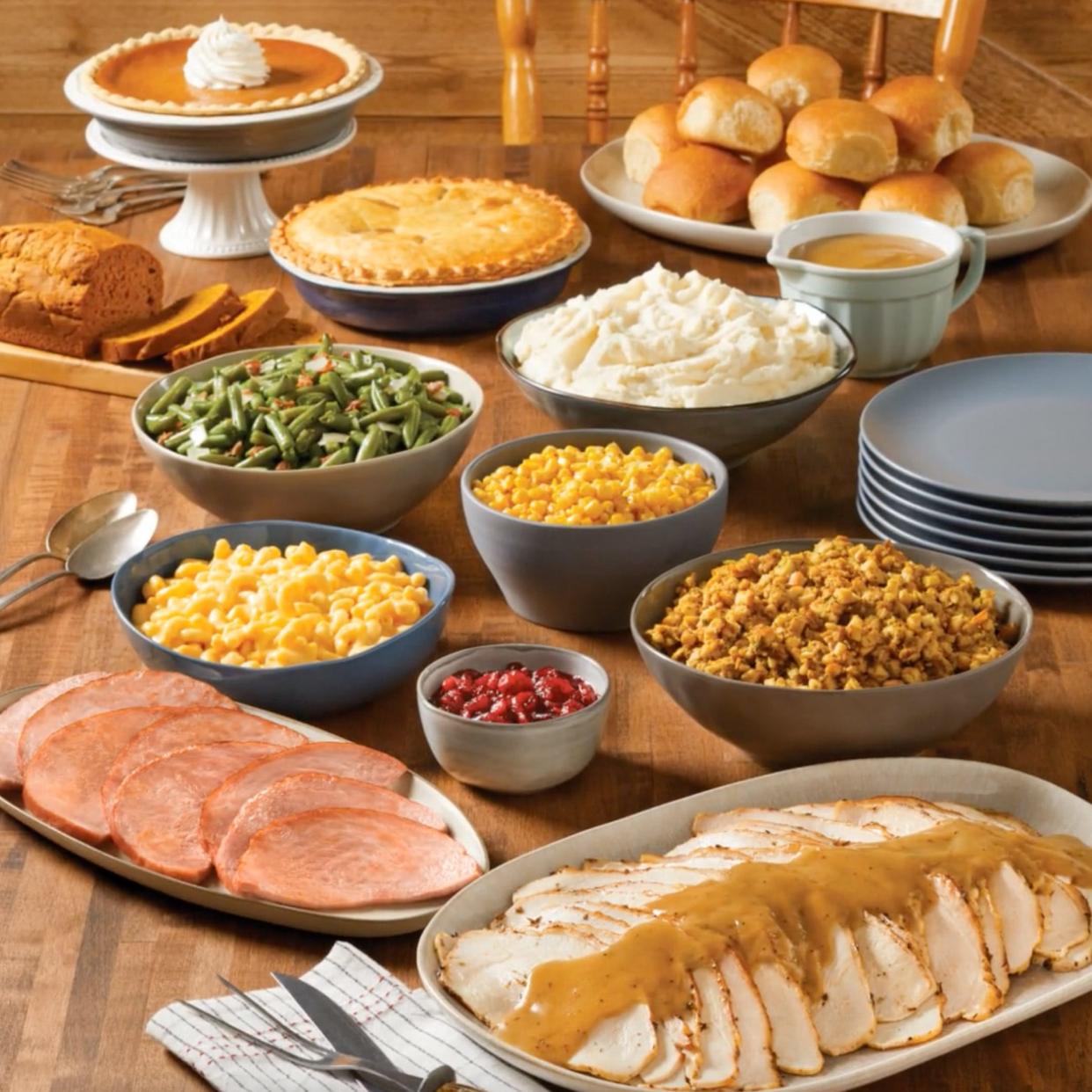 Bob Evans is offering Farmhouse Feasts for families to pick up the day before Thanksgiving.