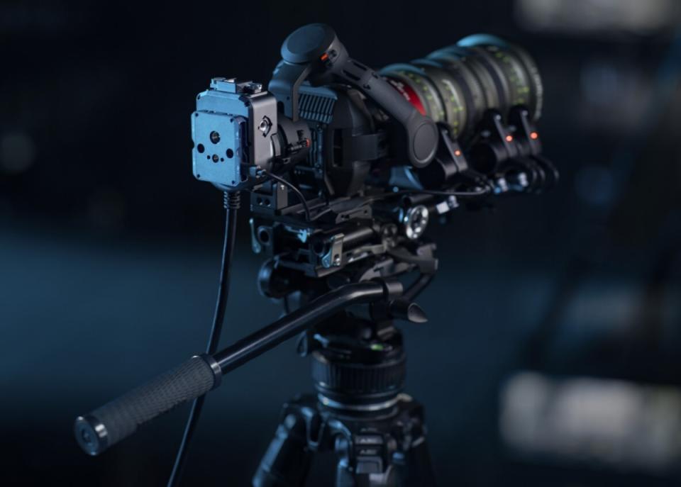 DJI揭曉採模組化設計的專業手持穩定拍攝系統Ronin 4D Flex
