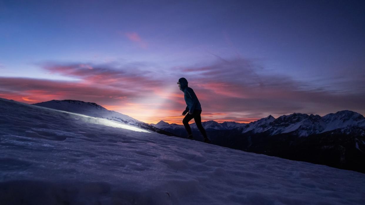  Head torch running. 