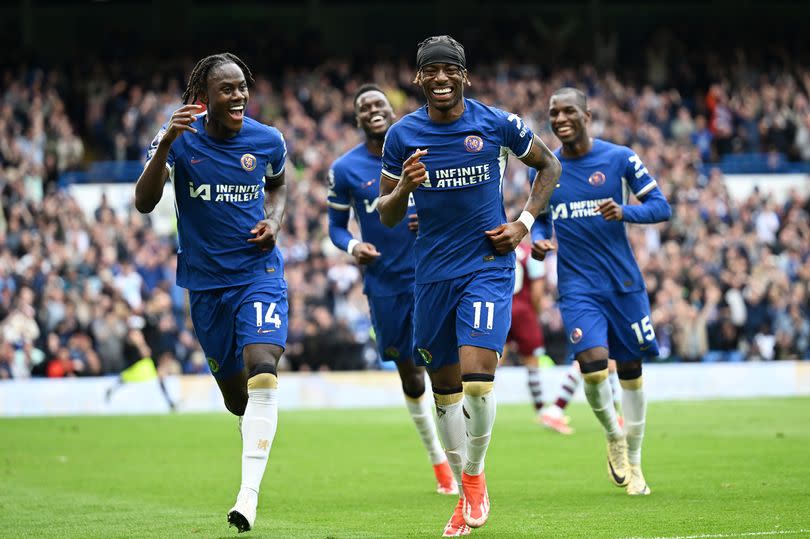 Noni Madueke and Chelsea celebrate