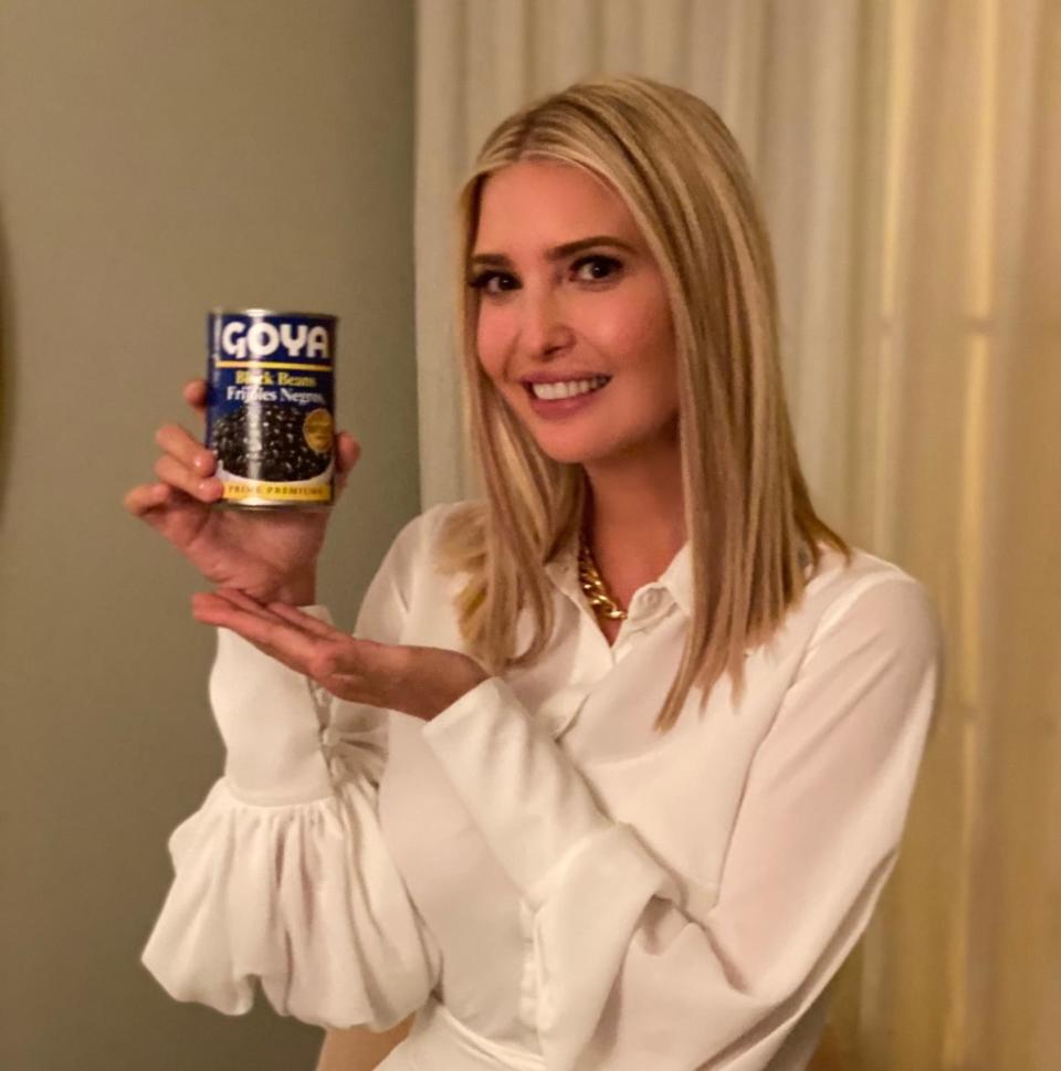 Ivanka Trump aviva la polémica al posar con una lata de frijoles de Goya