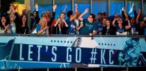 Kansas City Royals fans react as they watch the broadcast of baseball's World Series Game 7 between the San Francisco Giants and the Kansas City Royals, at The Kansas City Power & Light District in Kansas City, Missouri, October 29, 2014. REUTERS/Sait Serkan Gurbuz