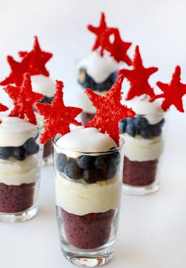 red-white-blue-cheesecake-parfaits-image-580x875