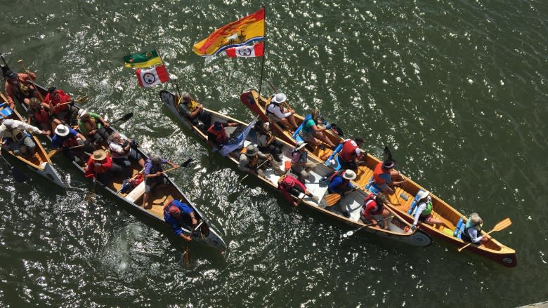 River brigade honouring Canada 150 paddles into Saint John