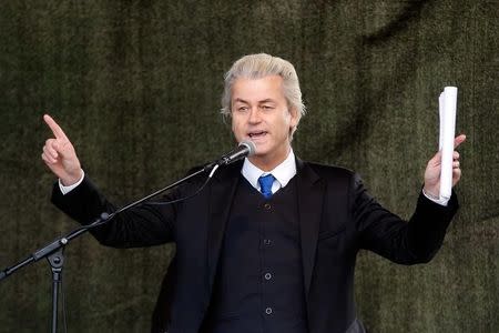 Dutch anti-Islam politician Geert Wilders gives a speech during a rally of the anti-immigration movement Patriotic Europeans Against the Islamisation of the West (PEGIDA) in Dresden April 13, 2015. REUTERS/Fabrizio Bensch