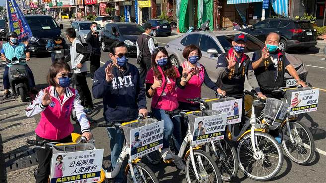 前總統馬英九今早到高雄鳳山為四大公投造勢。（柯宗緯攝）