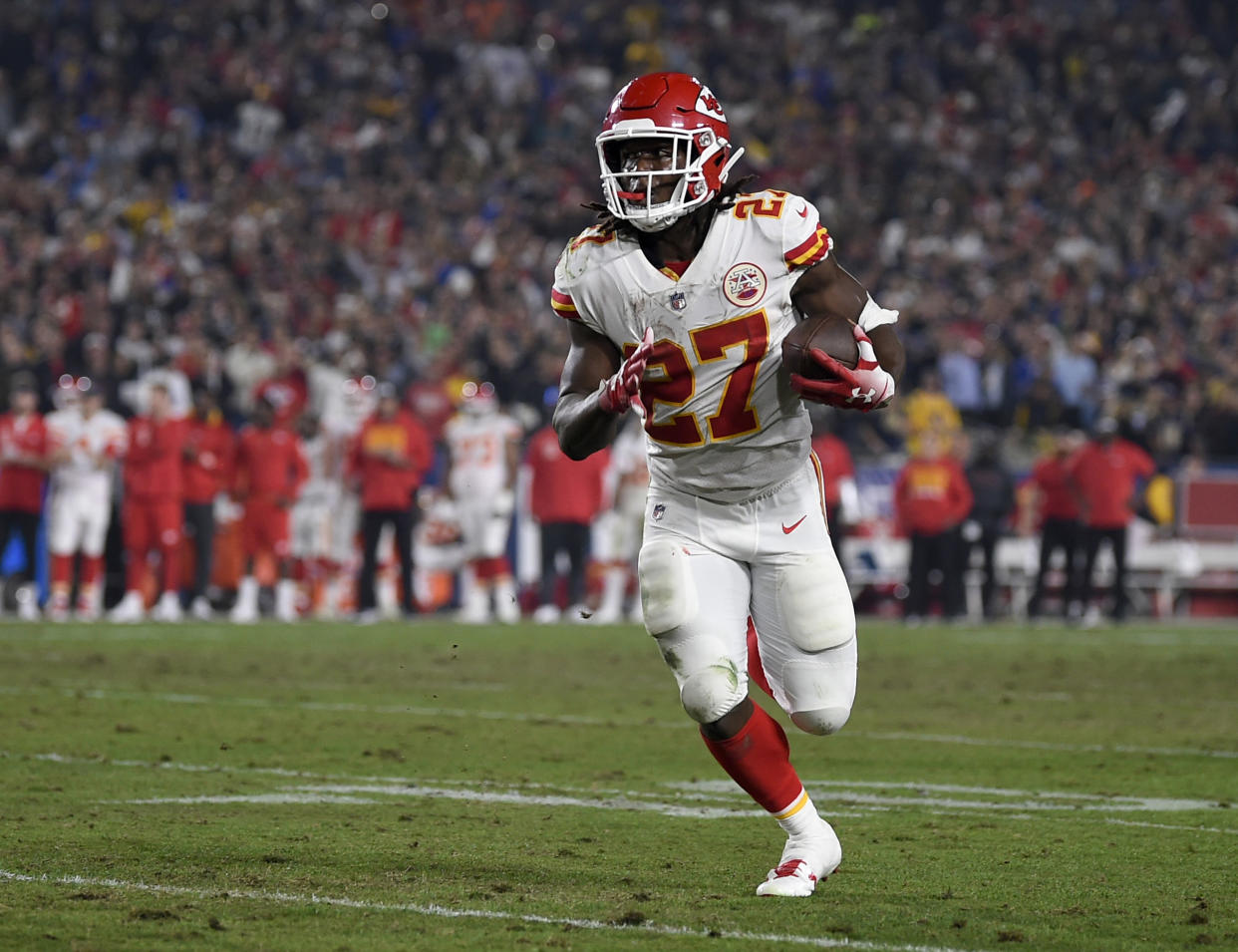 Kareem Hunt is no longer a part of Madden NFL 19. (AP Photo)