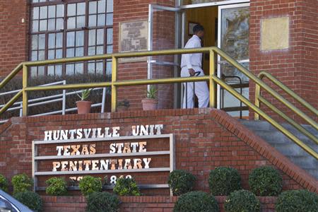 An inmate trustee enters the "Walls" unit that houses the "Death House" where executions by lethal injection are conducted by the State of Texas in Huntsville, Texas January 22, 2014. REUTERS/Richard Carson