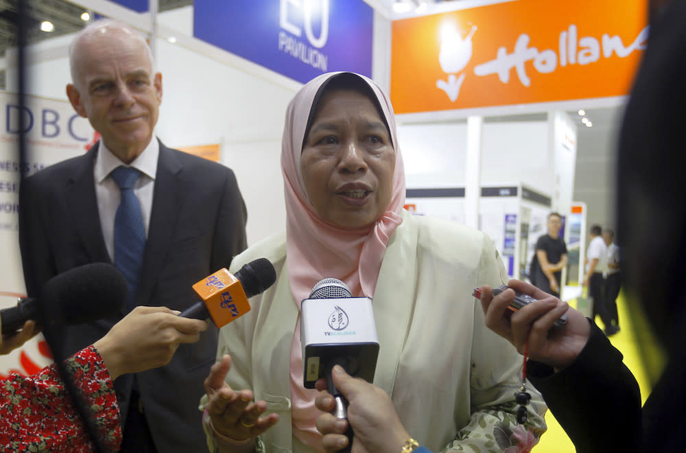 Housing and Local Government Minister Zuraida Kamaruddin speaks to reporters in Kuala Lumpur October 9, 2019. — Bernama pic