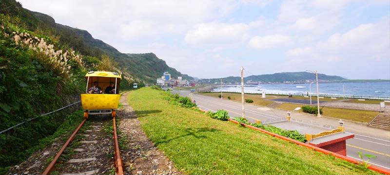 深澳鐵道自行車全長約1.3公里，打造全台唯一依山傍海的鐵道自行車。圖/新北觀光旅遊網