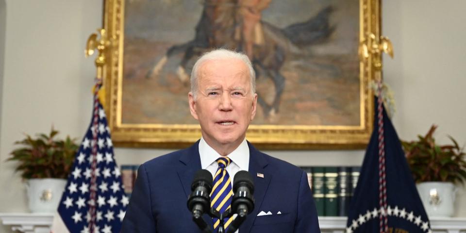 Biden announces a ban on US imports of Russian oil and gas at the White House on March 8, 2022.