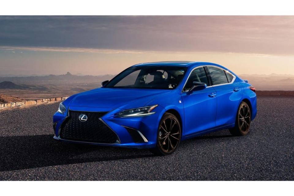 f-sport-design-lexus-es300h-2024-f-sport-220