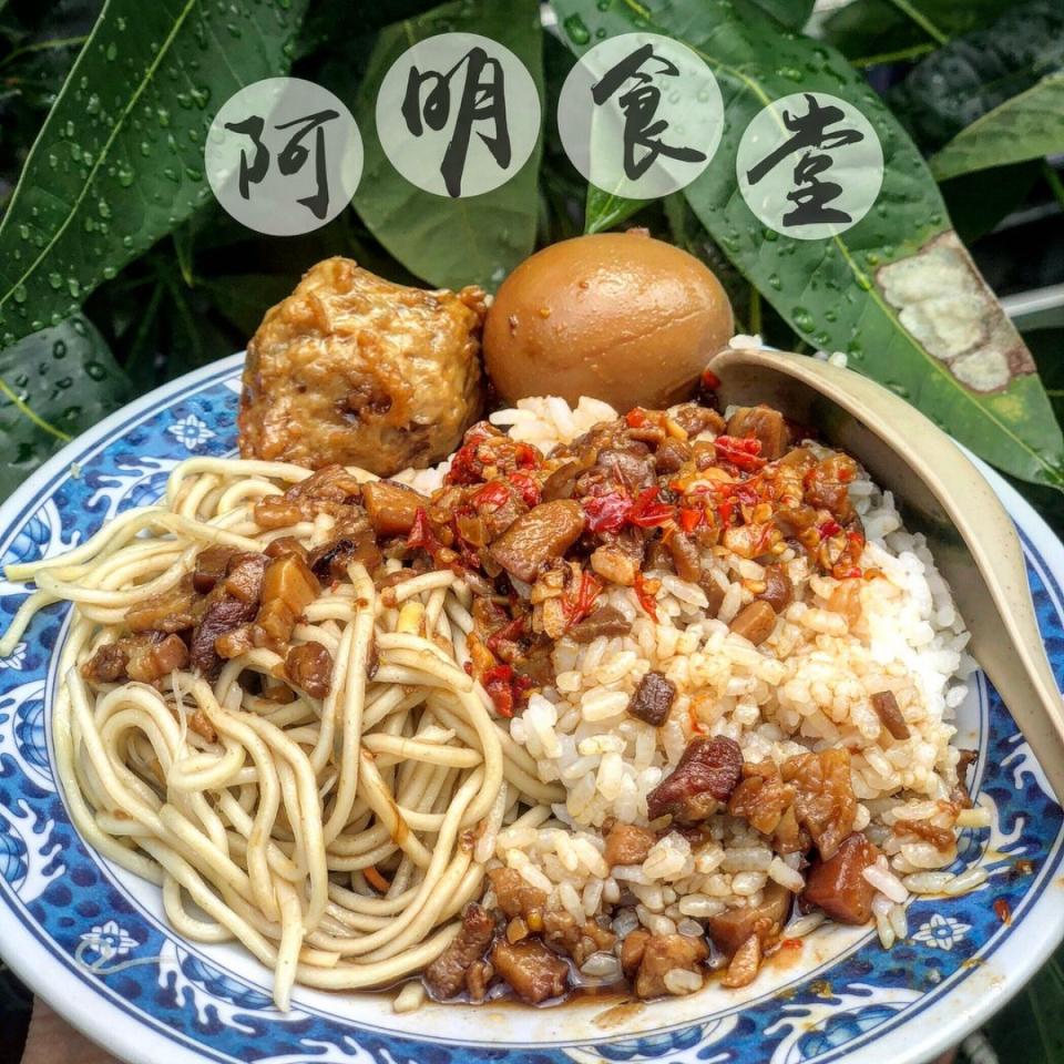 肉燥飯＋炒麵只要35元！台南超狂「半半吃法」內行必點，網激推：會上癮