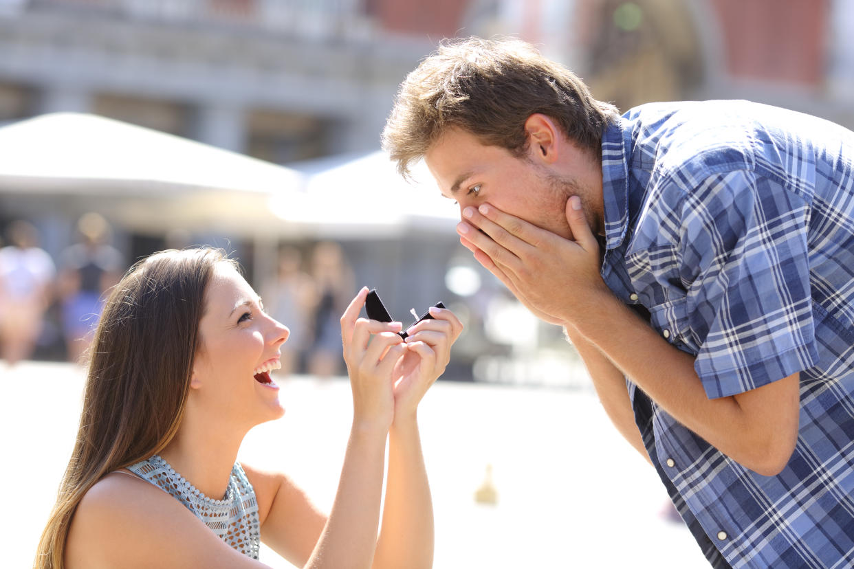 Woman propose to man