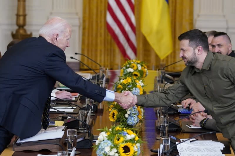 <cite>2023年9月21日，烏克蘭總統哲連斯基在白宮拜會美國總統拜登。（美聯社）</cite>