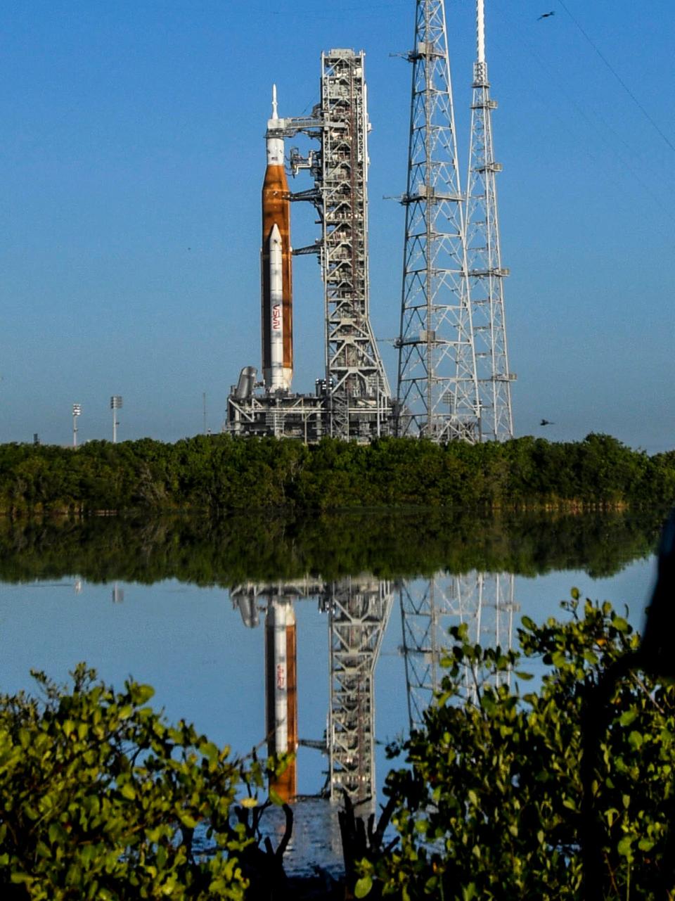 NASA's Space Launch System rocket sits on Pad 39B at Kennedy Space Center Tuesday, June 7, 2022.  The vehicle underwent some pre-launch testing but failed to fully complete the "wet dress rehearsal." Craig Bailey/FLORIDA TODAY via USA TODAY NETWORK