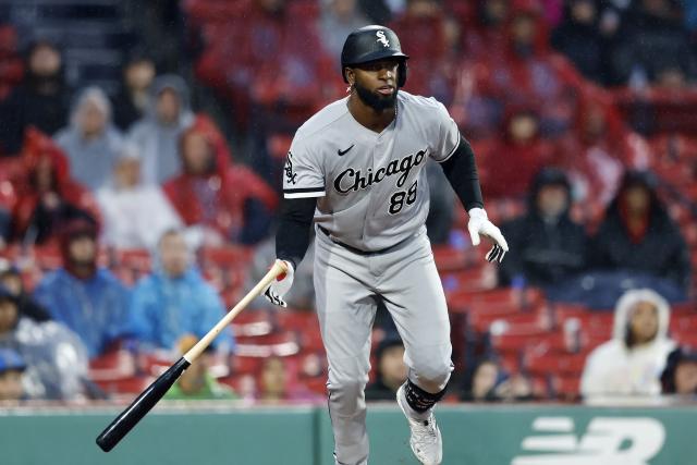 Luis Robert Jr.'s solo home run (2), 04/03/2023