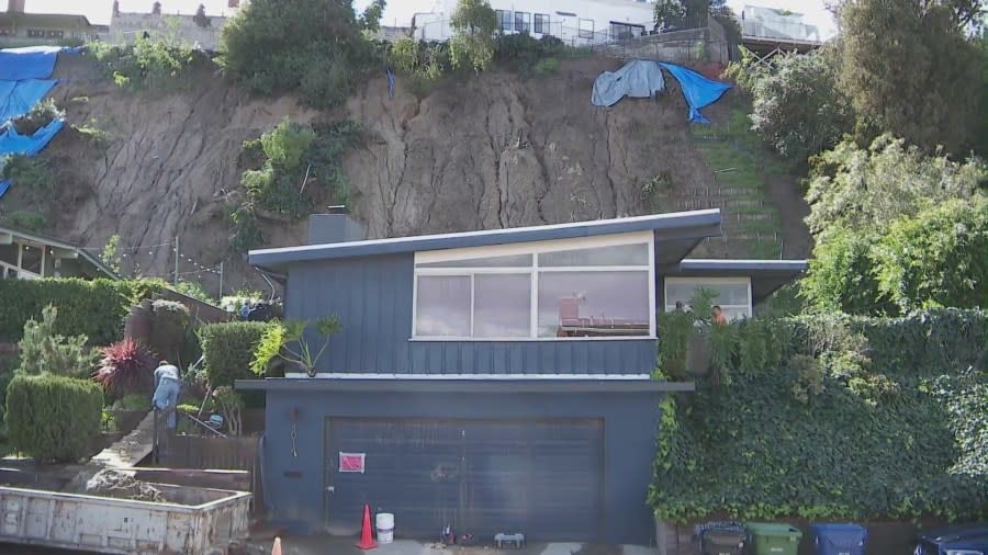 Family's Baldwin Hills home completely destroyed by mudslide