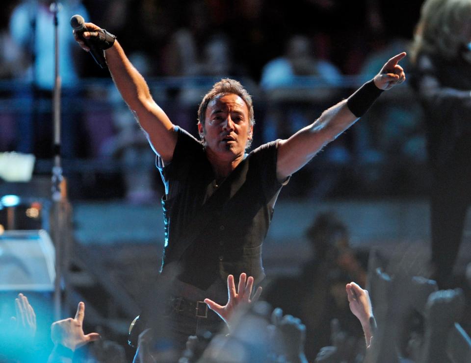 Bruce Springsteen performs with the E Street band during their 'Working on a Dream tour' Thursday, May 21, 2009, in East Rutherford, N.J.