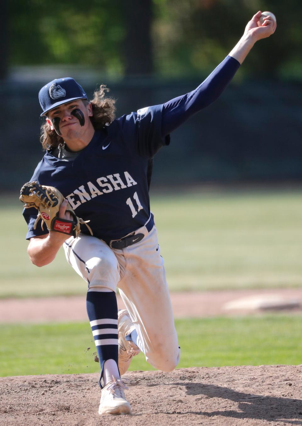 Menasha's Quinn Ludvigsen will pitch in college at Minnesota State.