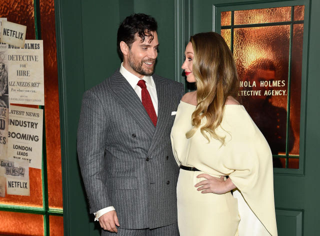 NEW: @HenryCavill and his girlfriend @nviscuso at the premiere of  #EnolaHolmes2 in NYC tonight. ✨ 📷: Getty Images via @21metgala //…