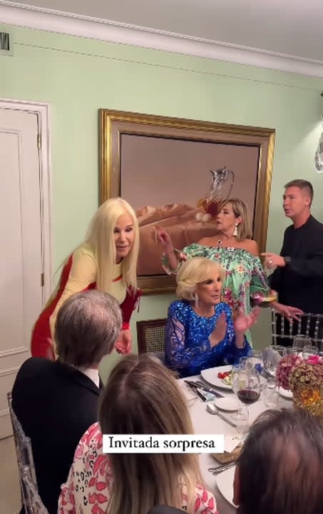 Susana Giménez llegó de sorpresa al cumpleaños de Mirtha Legrand (Foto: Captura de video / Instagram @mirtha_legrand68)