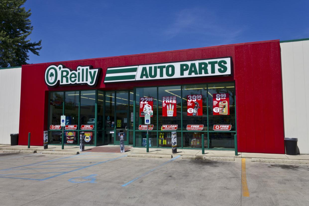 Logansport, US - June 18, 2016: O'Reily Auto Parts Store. O'Reily is a Retailer and Distributor of Automotive Parts II
