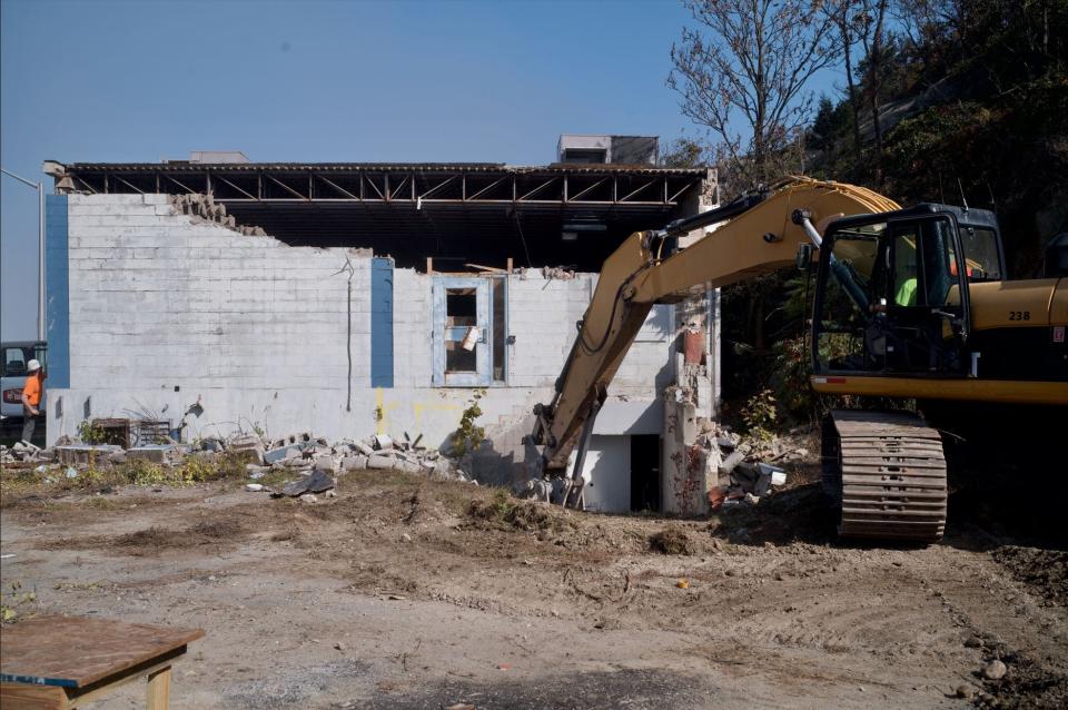 The former Atlantic Aquarium, which later became a hotel, a music club and a charter school, was demolished in 2023.