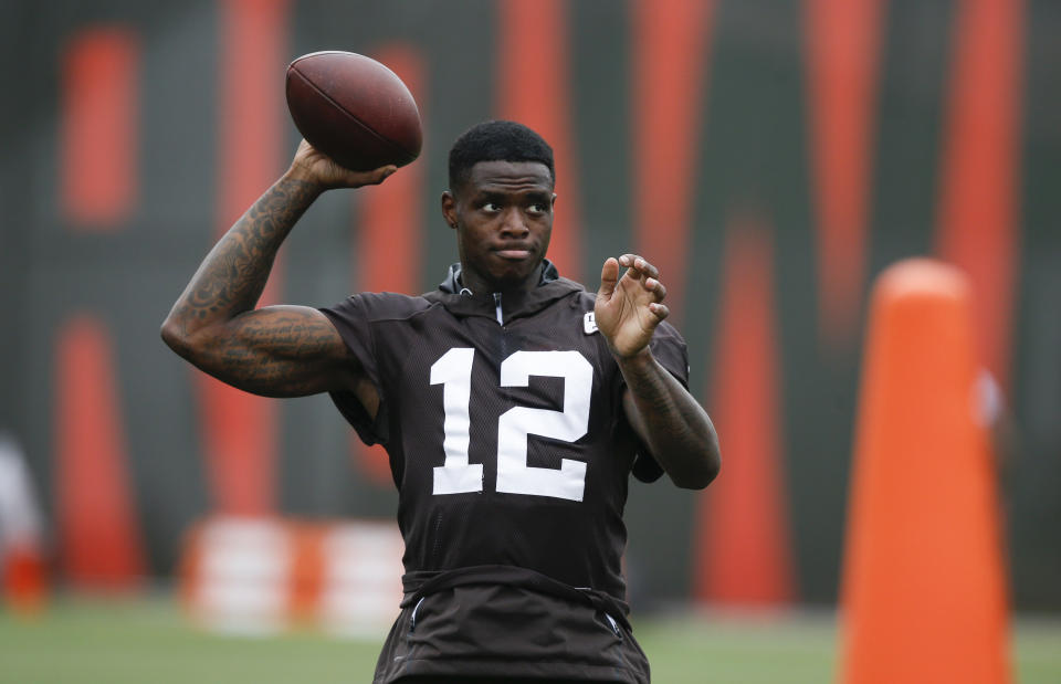 Josh Gordon's return to the Browns could affect their interest in Dez Bryant. (AP)