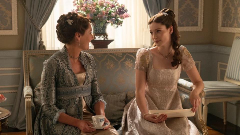 Lady Violet Bridgerton (Ruth Gemmel) speaks with Francesca (Hannah Dodd) in “Bridgerton” Season 3 (Netflix)