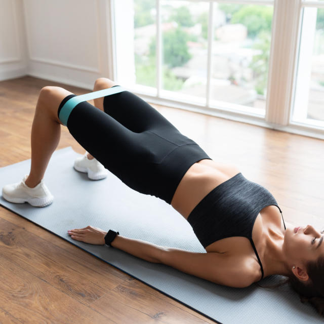 Classical pilates mat online workout: The double straight leg lower lift